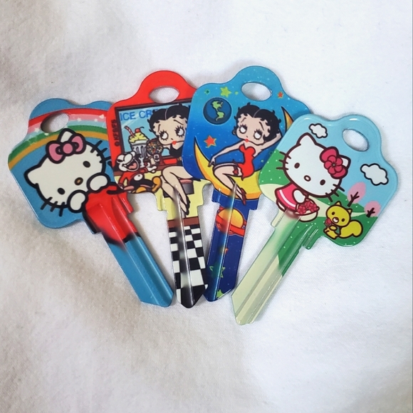 Bundle Hello Kitty and Betty Boop - Picture 1 of 1